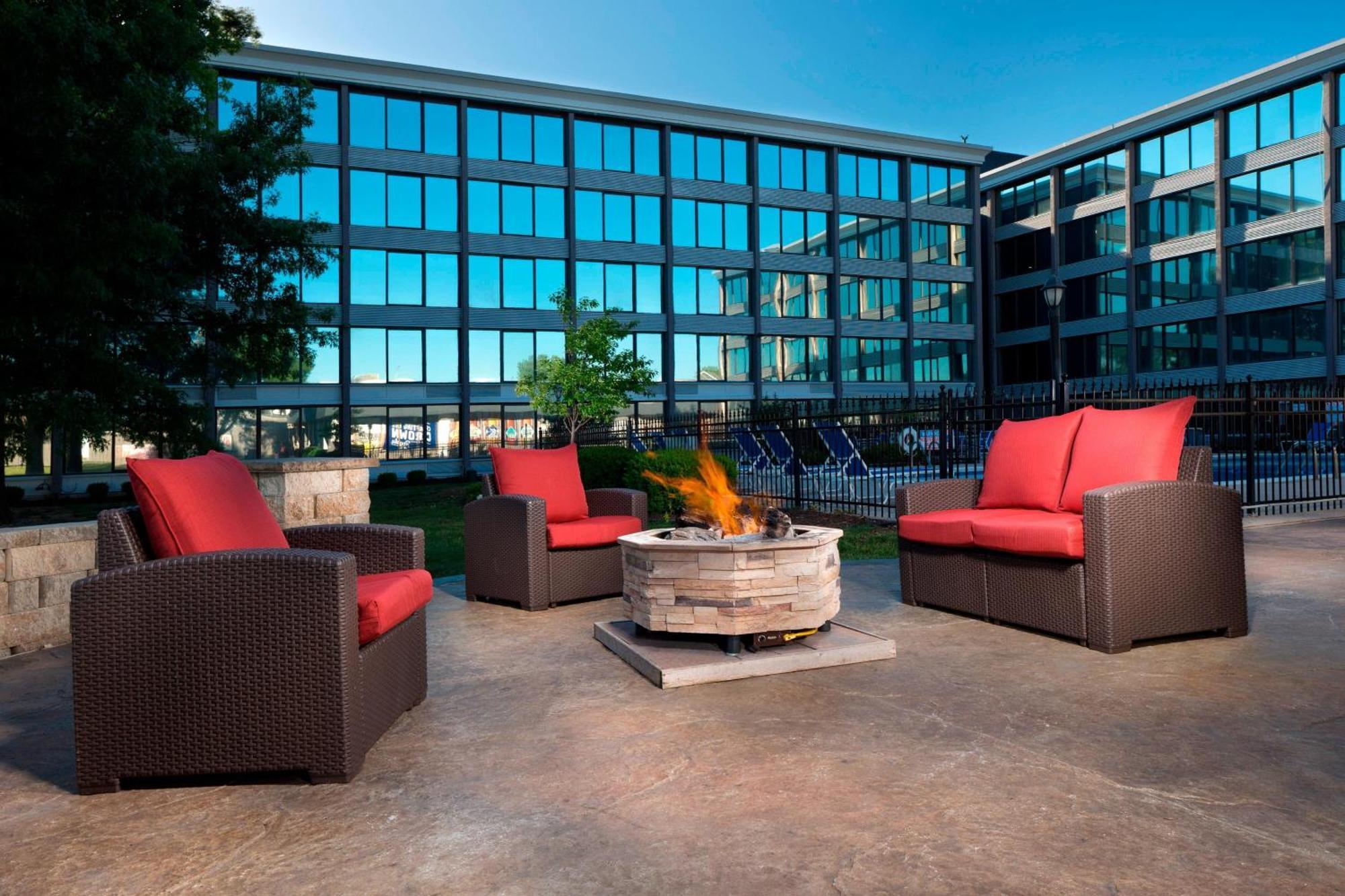 Four Points By Sheraton Kansas City Airport Экстерьер фото