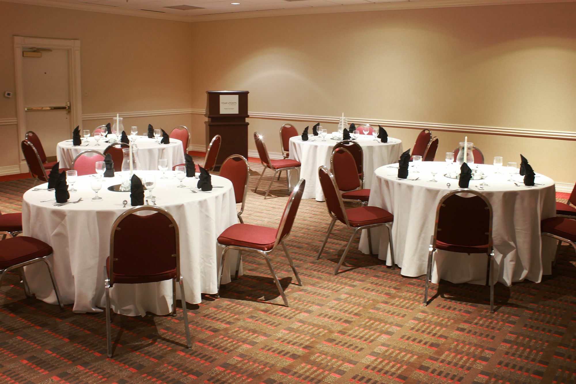 Four Points By Sheraton Kansas City Airport Экстерьер фото